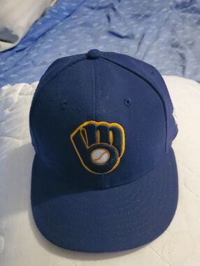 New Era Milwaukee Brewers Fitted Hat..⚾